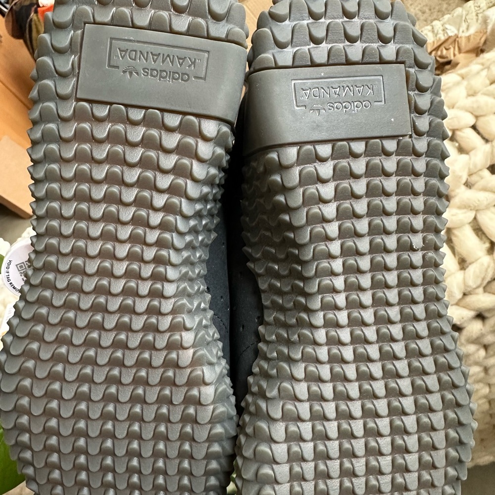 Black Athletic Men's Shoes - Picture 4 of 5